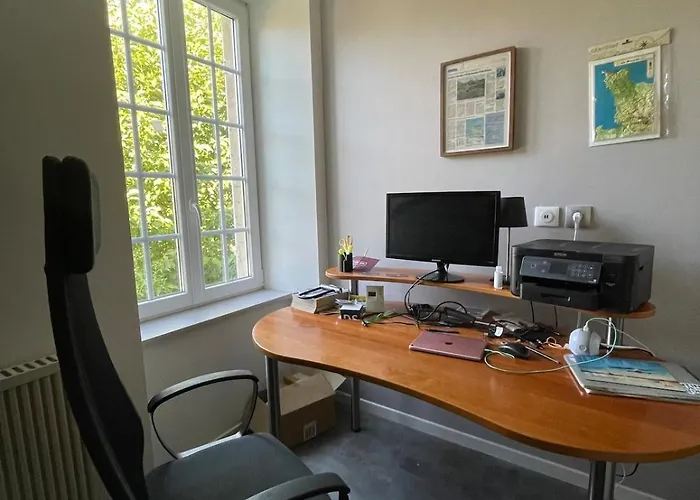 Beautiful 10p Normandy , Near St Vaast La Hougue * Le Vast